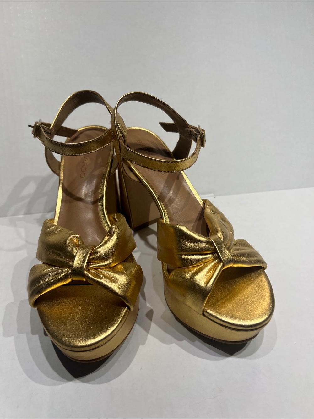 BERNARDO Women’s Veronika Metallic Leather Platform Sandals Sz 8